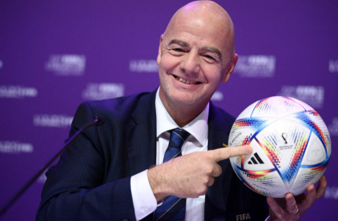英字新聞を読む Fifaのインファンティーノ会長が隔年のワールドカップの計画から撤退を表明 こうぷーぶろぐ